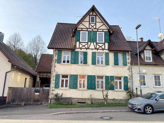 Außenansicht des Gebäudes von der Straßenseite