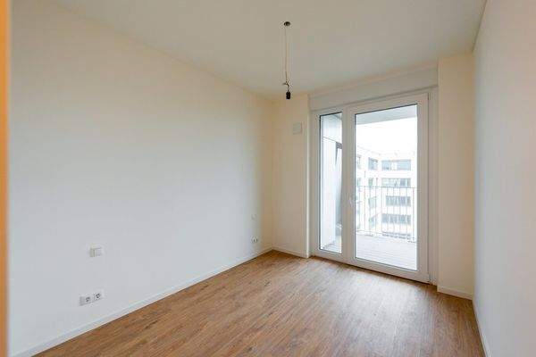 Schlafzimmer mit Zugang Loggia