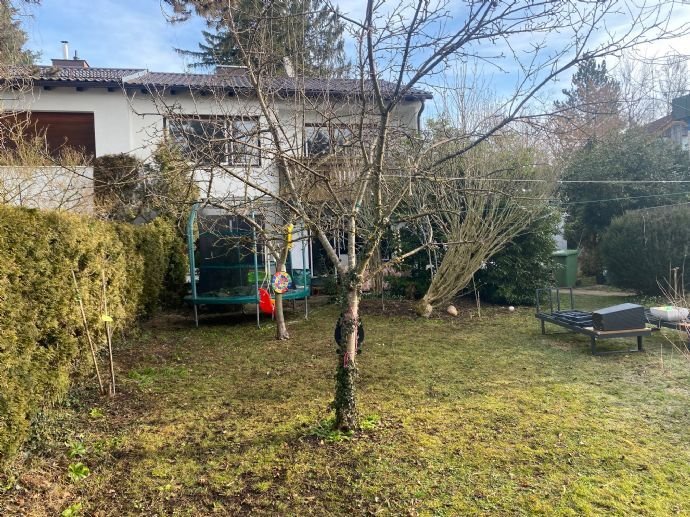 Sanierungsobjekt - Doppelhaushälfte mit Einliegerwohnung in Ottobrunn