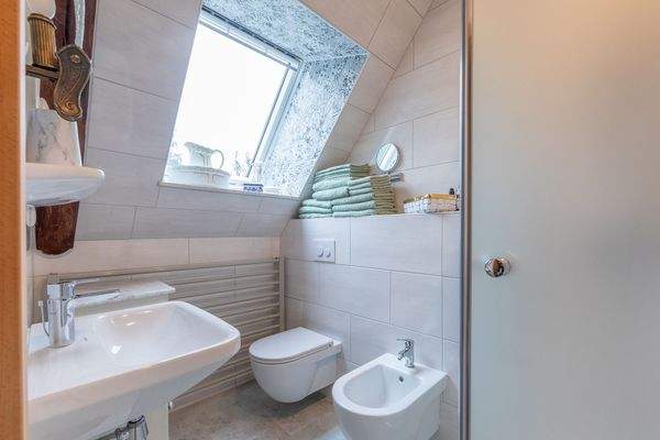 Eines der Bäder im Obergeschoss