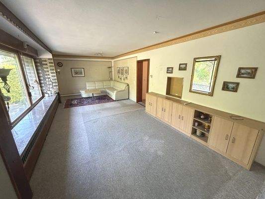 EG: Wohnzimmer mit Panoramafenster