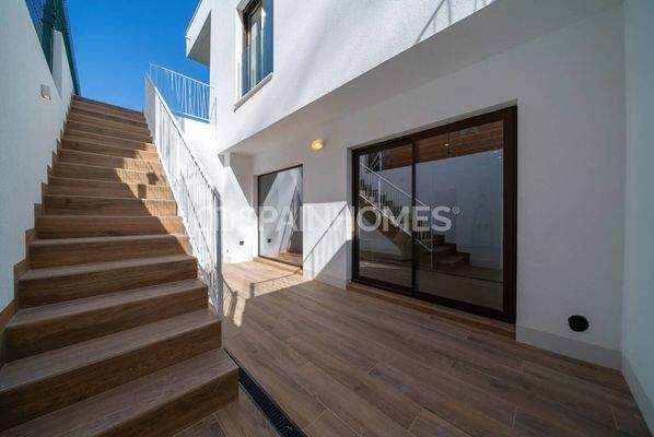 Villas with Private Pools Near the City in Finestrat