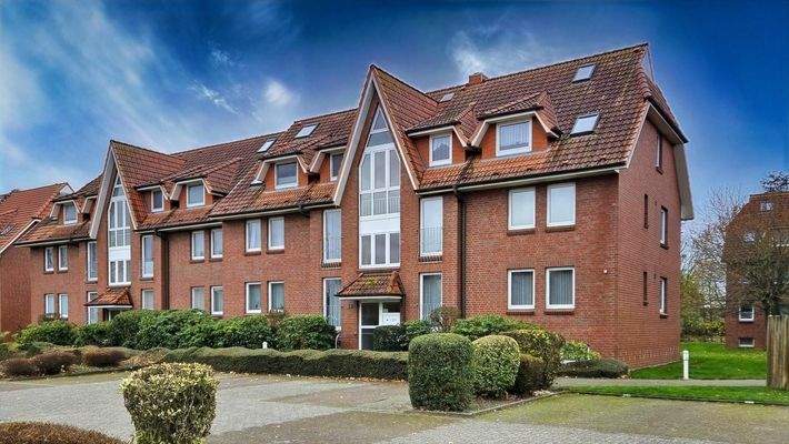 2 Eingänge mit je 9 Wohnungen