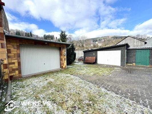 Garagen auf dem Grundstück