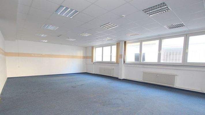 Perspektiven in die vielseitig nutzbare Gewerbefläche