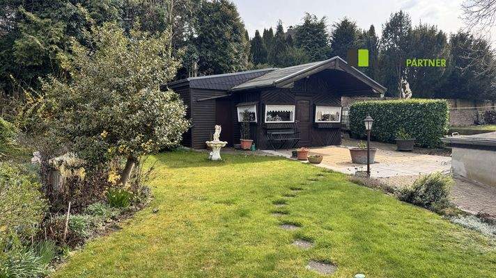 Garten mit Gartenhäuschen