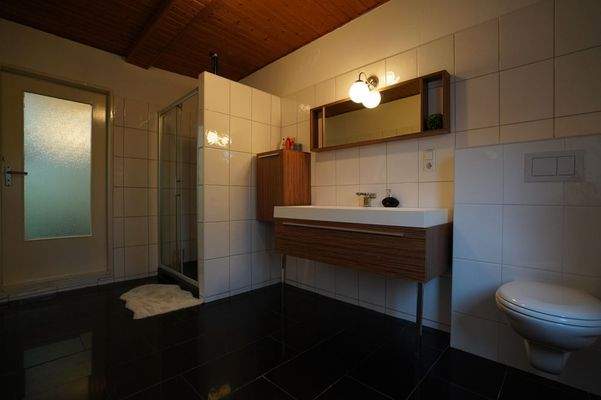 Badezimmer EG 2