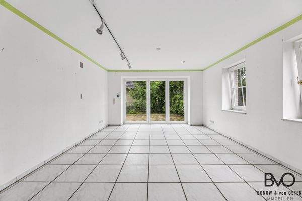 Flexibler Wohn- oder Essbereich mit Terrassenzugang