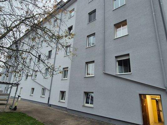 Zugang Innenhof zum Keller und Fahrradkeller.jpg