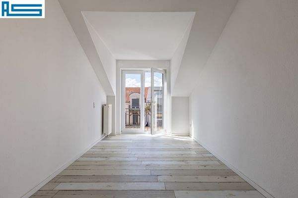 Kinderzimmer 1 mit Balkonzugang