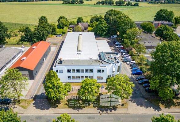 Umfahrmöglichkeit rundum die Halle für LKW