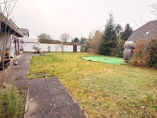 Großzügiger Garten