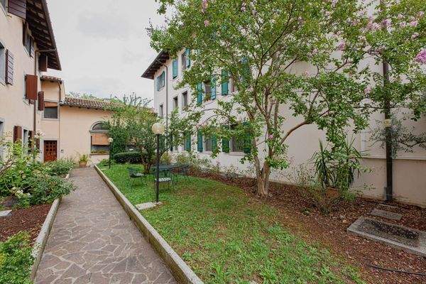 Eckhaus in Udine in der Via Grazzano