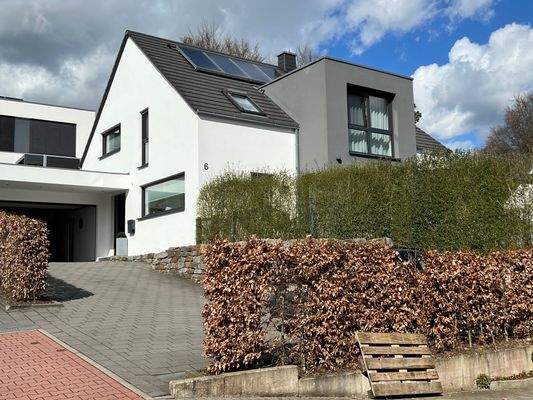 Haus Vorderansicht.jpg