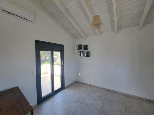 Kreta – Modernes Neubauhaus mit privatem Pool und Bergblick