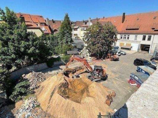 Baubeginn - Blick in den Innenhof