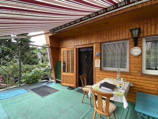 überdachte Terrasse