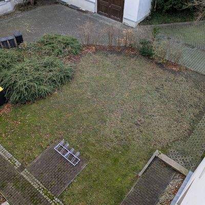 Innenhof mit Grünfläche