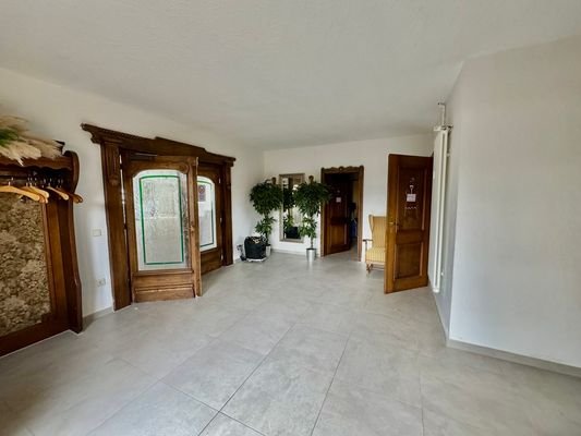 Seiteneingang Saal