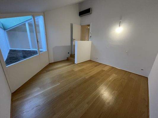 Schlafzimmer klein unten 1