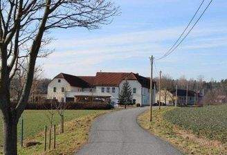 Zufahrtsstraße