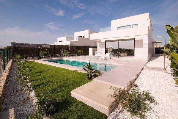 Villas with Private Pool and Parking in Los Montesinos
