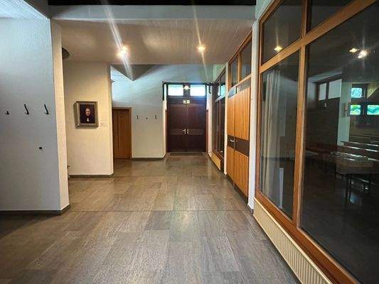 Geräumiger Eingangsbereich