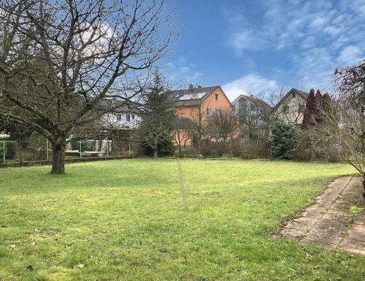 großer Garten.......