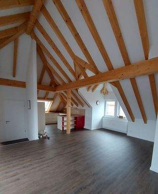 Blick zur offenen Küche