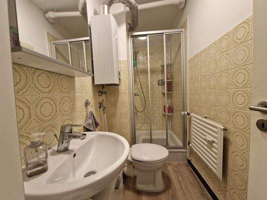 2.OG rechts - Duschbad