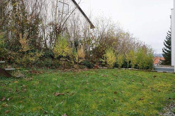 kleiner eigener Garten hinter dem Haus