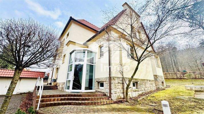 Frontansicht Haupteingang