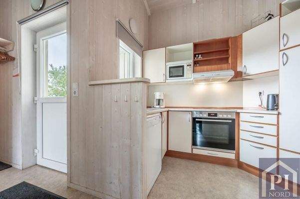 Küche mit Terrassenzugang