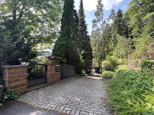 Eingang_Zufahrt zur GAR