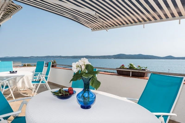 DG: große Dachterrasse, Meerblick