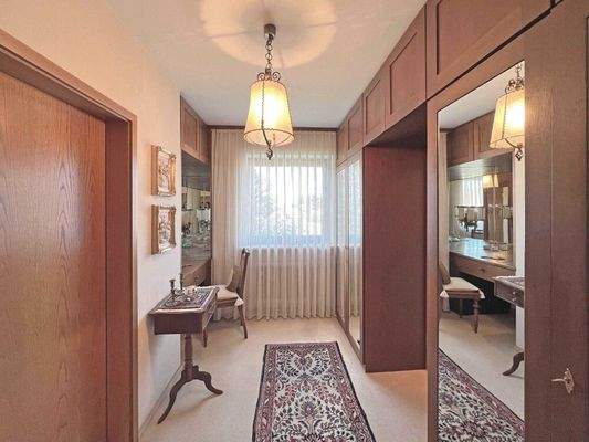 V016-2025_Ankleidezimmer