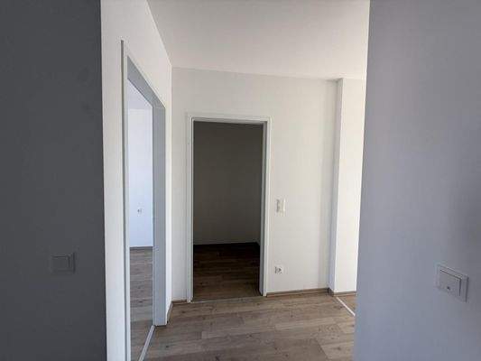 Haus_1_Top_13_Vorzimmer_und_Abstellraum