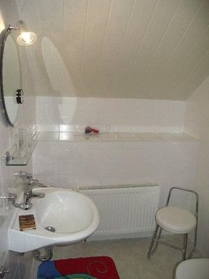 30 - DH Bad 3 mit Dusche