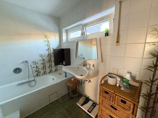 Dusch- und Wannenbad OG