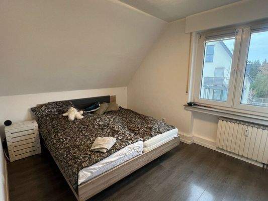 Großes Schlafzimmer im OG