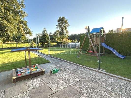 Sehr gepflegtes Grundstück