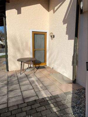kleine Terrasse bei Küche