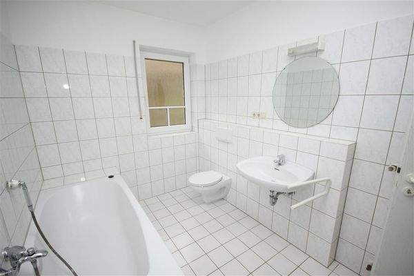 Wanne/WC (Bauartgleiche Musterabbildung)