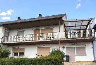Hausansicht von der Straße 1