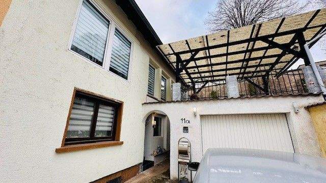 Frontansicht / Eingangsbereich  / Garage