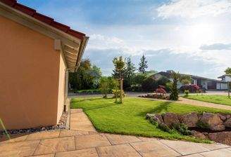 Blick auf den vorderen Garten