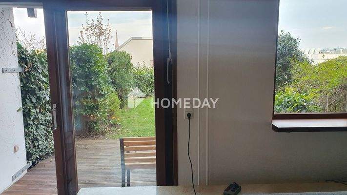 Gartenblick und Fernblick - vom Wohnzimmer aus