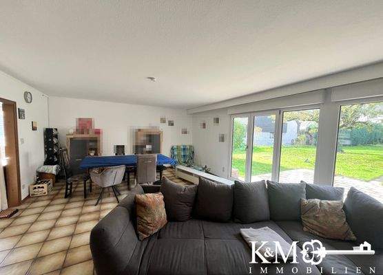 Wohnzimmer mit Essbereich