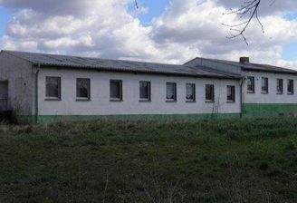 Seitliche Gebäudeansicht, Strassenseite 