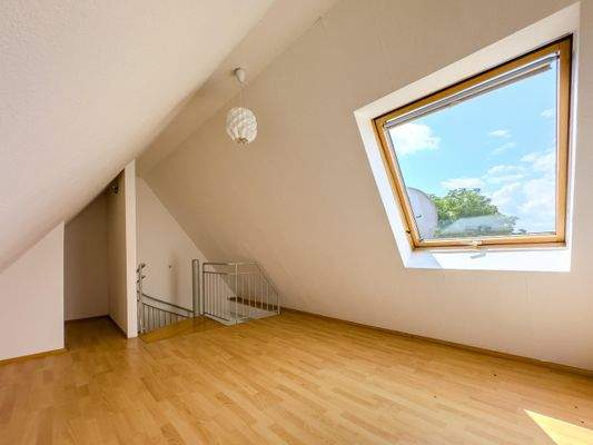 Schlafzimmer DG rechts (E4)